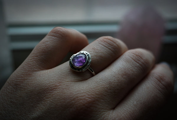 Pebble Stone Stacker Amethyst Size 6 1/2