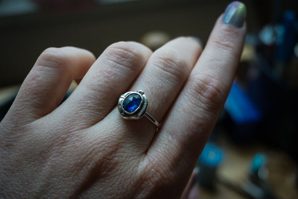 Pebble Stone Stacker Kyanite Size 7 1/2