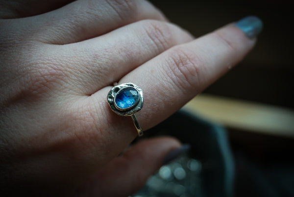 Pebble Stone Stacker Kyanite Size 9