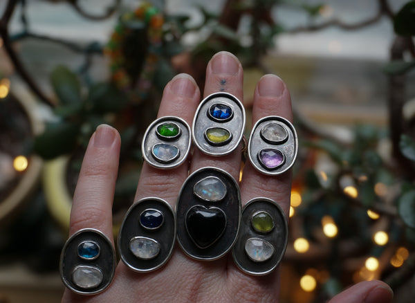 Trail Shield Talisman Ring| Amethyst + Moonstone|Size 6