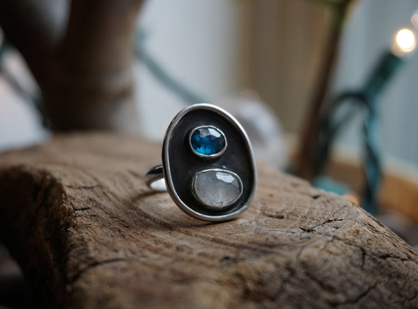 Trail Shield Talisman Ring| Moonstone + Kyanite|Size 5.75