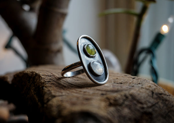 Trail Shield Talisman Ring| Vesuvianite + Moonstone|Size 7.5