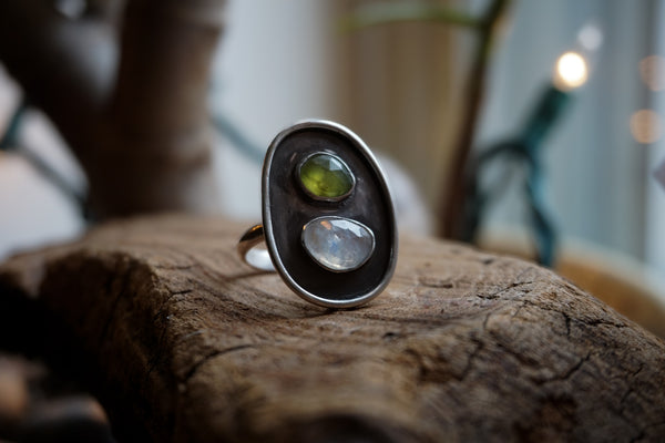 Trail Shield Talisman Ring| Vesuvianite + Moonstone|Size 7.5