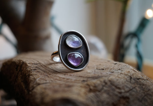 Trail Shield Talisman Ring| Amethyst + Moonstone|Size 6