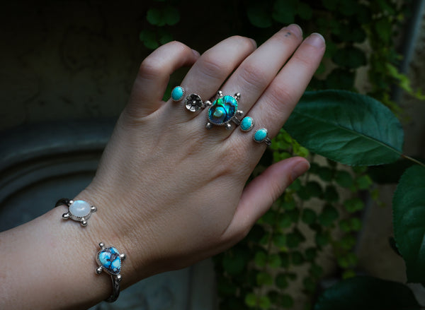 Lei Bloom Adjustable Ring Size 8 1/2ish