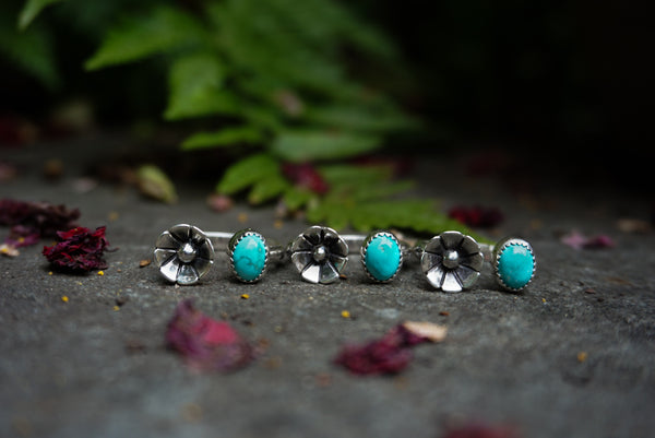 Lei Bloom Adjustable Ring Size 8 1/2ish