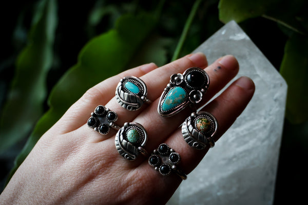 Flowers Turquoise & Onyx Ring Size 8 1/2